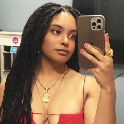 gabsmontt's profile picture. 