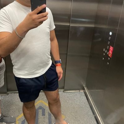 DaniloRiko's profile picture. Sumiso de nacimiento, me encanta la verga de macho en todas sus formas y presentaciones. Mi Dueño y Amo podrías ser tú