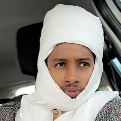 Ahmat_Hemchi_'s profile picture. "Un enfant qui lit est un adulte qui pense "