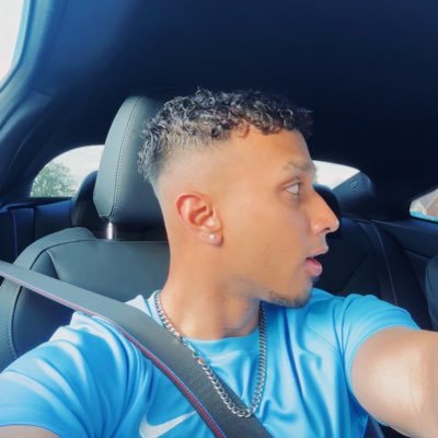 DIORNVY's profile picture. the world is yours.