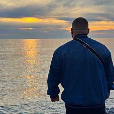 Vladislavarr's profile picture. 