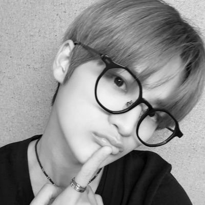 sungjun05z's profile picture. #1 ib147 fan ^-^