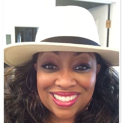 linda_choice's profile picture. 🙌 I help beginners make their first $10k online
💸 9-5 to $500k Digital Marketing
💰 Learn how to make $1k-$5k a day from your 📲
👇 FREE beginners guide