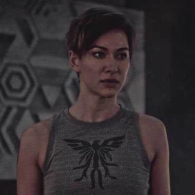 robedejour's profile picture. 