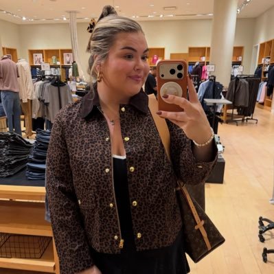 pitt_adams38461's profile picture. I help people financially, on my telegram page @elleahmonique send me a message by saying bless me☺️.