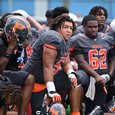 Maxv_53's profile picture. Max Vielot| c/o 2027| 6’3 290lbs| OL| Left/Right Guard, Center| Piper High School| 3.3 GPA| 561-569-7104| Maxkv1031@gmail.com| NCAA ID# 2409394816