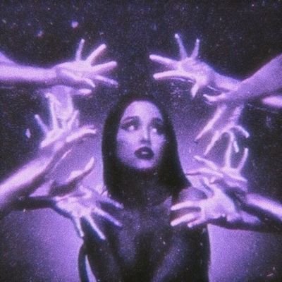 lewinskieee__'s profile picture. you smell like you need to be left alone...