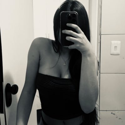 _piracanjuliaaa's profile picture. suponhamos que foda-se