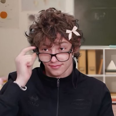 mescalonso's profile picture. forza ferrari 🏎️ / lala’s todd anderson