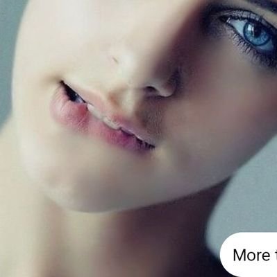 FarhaNoor698094's profile picture. 