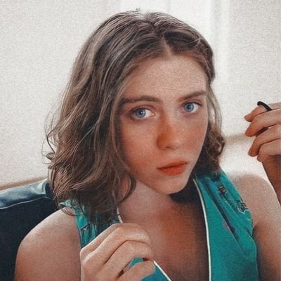 CST0REGIRL's profile picture. 