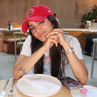 melisauruss_'s profile picture. Este mundo no sería igual sin Calle y Poché en él.🤍 Fifth Harmony nunca fue una etapa.