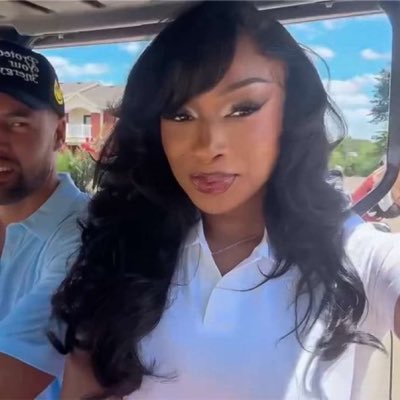 beyytheehovito's profile picture. 💛 Megan Thee Stallions Short Twin 🐎 🐝 yes im always right. cry about it