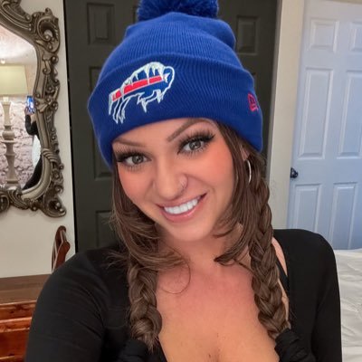 Rachaelallen013's profile picture. 