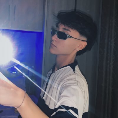 isaadiiniz's profile picture. 