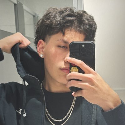 Sebastianw_704's profile picture. 