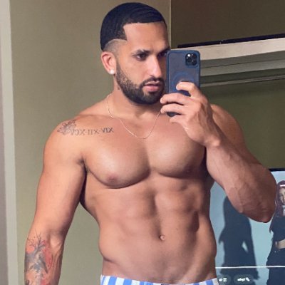 Martinamalberti's profile picture. Your favorite 🍫is here 👇🏿