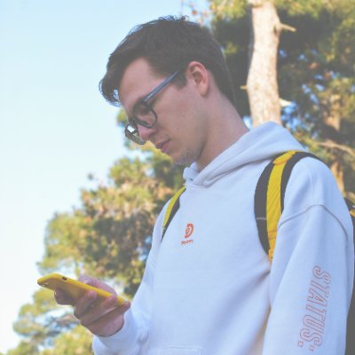 chuyashowww's profile picture. 