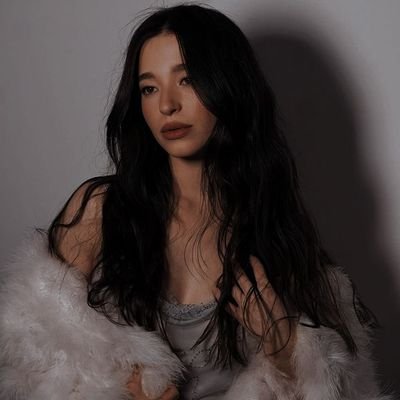 paIepaIemoon's profile picture. —— rot in 𝐡𝐞𝐥𝐥, @smokeandstack.