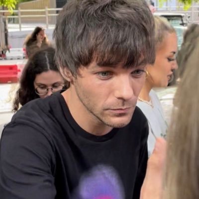 lwtsigns's profile picture. 