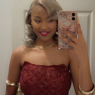 islandqueeen_'s profile picture. Jac’Quasia 💗 BSW, MHA 🎊 Ju 🥶🫶🏼 MSW loading 2026 👩🏼‍🎓