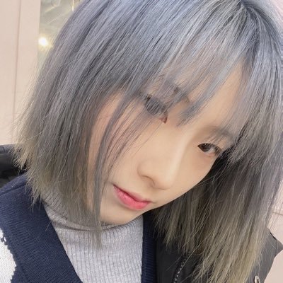 seungslushy's profile picture. have u ever seen snoopy and seungmin in the same room before…