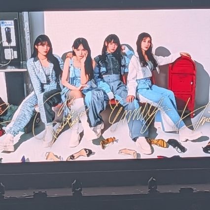 bYLj9LboTW93712's profile picture. 