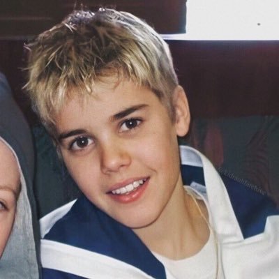 Justinbibe6880's profile picture. hello