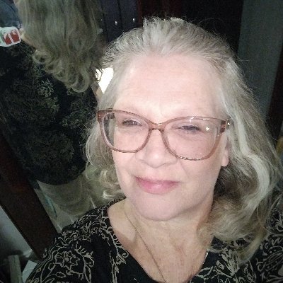 angelloves379's profile picture. 