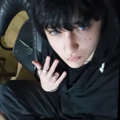 linyeraa_'s profile picture. He