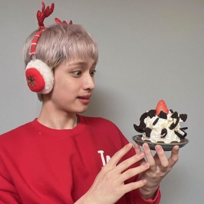 jjufifi's profile picture. The cops Have finally foundme. Goodbye everyone.