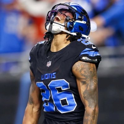 statueofdavidm's profile picture. trust me I KNOW BALL #onepride