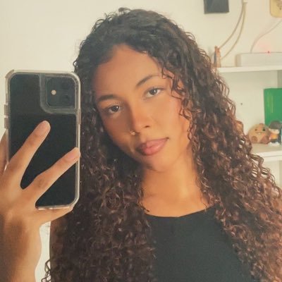 panisetcircens's profile picture. mistério sempre há de pintar por aí