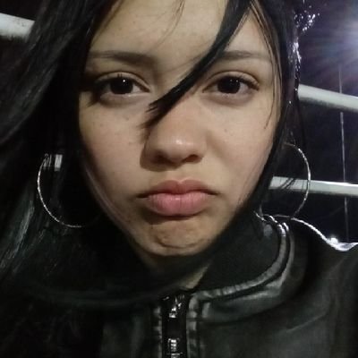 stayywithmme's profile picture. ¿pero alguien puede decirme cómo hablar y que sentir !!???