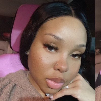 TeiaraDenise's profile picture. 🦂.. 𝕘𝕠𝕝𝕕𝕖𝕟 𝕙𝕠𝕥𝕥𝕚𝕖 🌻.. bff @____SanFlower 💛