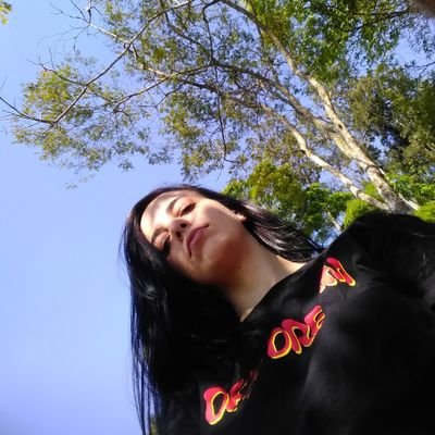 dezembre_'s profile picture. uso o twitter pra reclamar e falar dos acontecimentos da vida