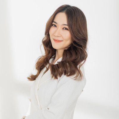 Smith1982_0524's profile picture. Embrace life with an easygoing and unassuming attitude, Living contentedly wherever you find yourself. Strength unfolds without haste, Magnificence grows in qui