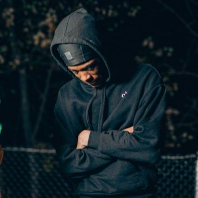 1jonniee's profile picture. #outdaway