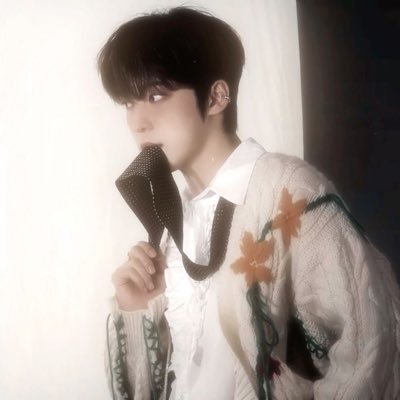 atotheezzz's profile picture. you do it to yourself