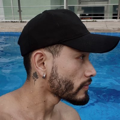 itstoooon's profile picture. r e x é