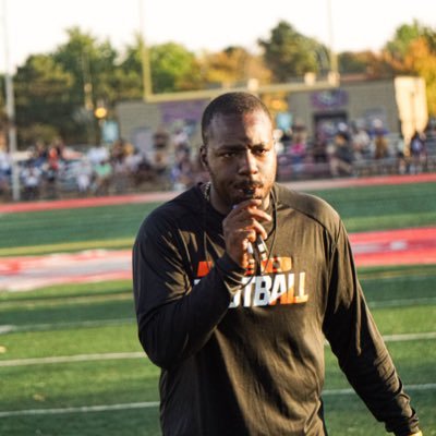 CoachHopkins_'s profile picture. Head Football Coach @LeoLionsHSFB • Quincy Alum • We vs Me • #GirlDad