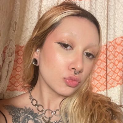 quebranozes's profile picture. artista visual e dj ☆ ☽