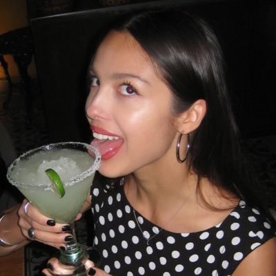 tomlinsongrlf's profile picture. faith in the future. si era @fiasatellite, pero pasaron cositas