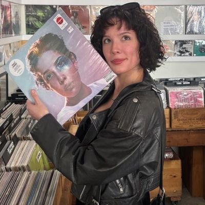 apaperfangirl's profile picture. ▽Love is the answer▽

🌹