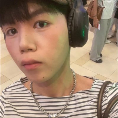 _fkamigs's profile picture. tweets are not meant to be taken seriously