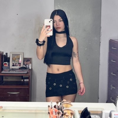 narelaguinch01's profile picture. de escorpio con corazón de pollito