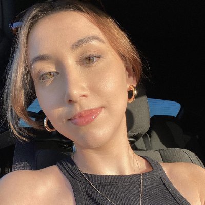 _Karynb's profile picture. 🏙：Fashion Model
🏡：St. Francis Wood
💖：Travel, Yoga, Golf
I love my famil