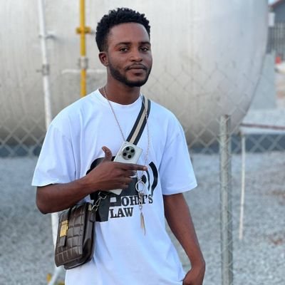 andrews55045's profile picture. COMEDIAN :😂😂                                                              ACTOR         : 📷                                                      DM FOR PROMO