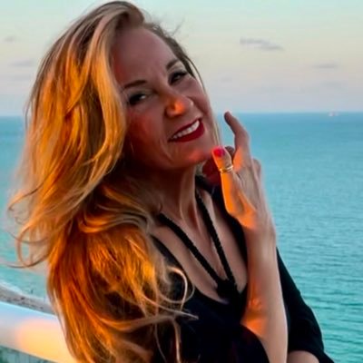 LisaAddeoMusic's profile picture. 🎶 #1 Billboard Smooth Jazz Pianist/Songwriter/Singer 🎹 Also performs Standards, Solo Pop piano, Spa 🎙 Voice of Siriusly Sinatra on SiriusXM