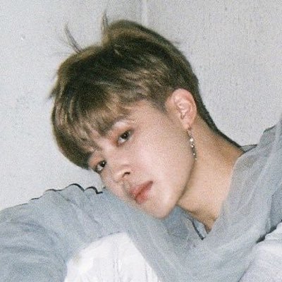 onlysmernes's profile picture. escuchando mean girls con tini